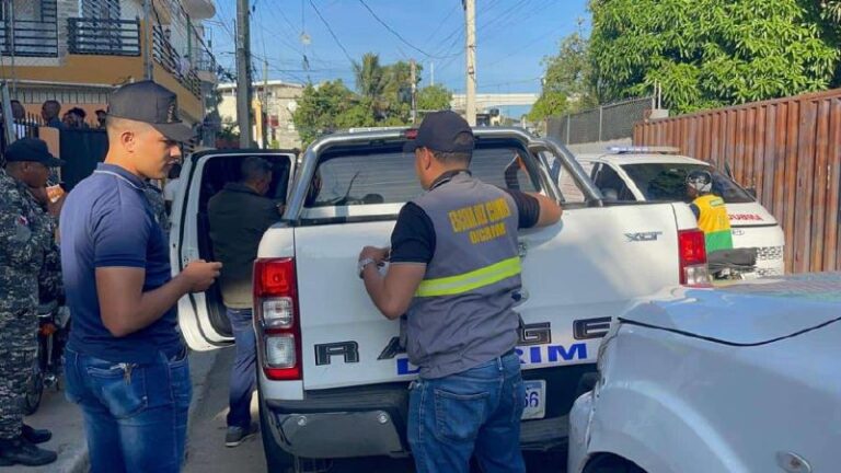 Un haitiano muerto y tres heridos tras saltar al vacío para evitar detención migratoria en Santiago