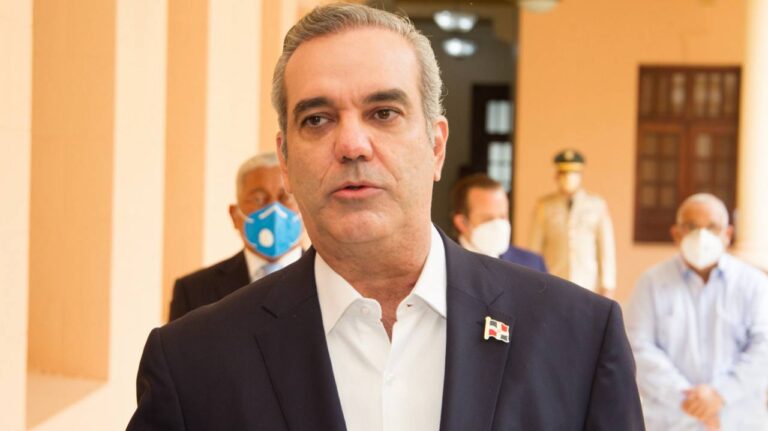 Abinader: «Ley de residuos necesita ajustes y será corregida”