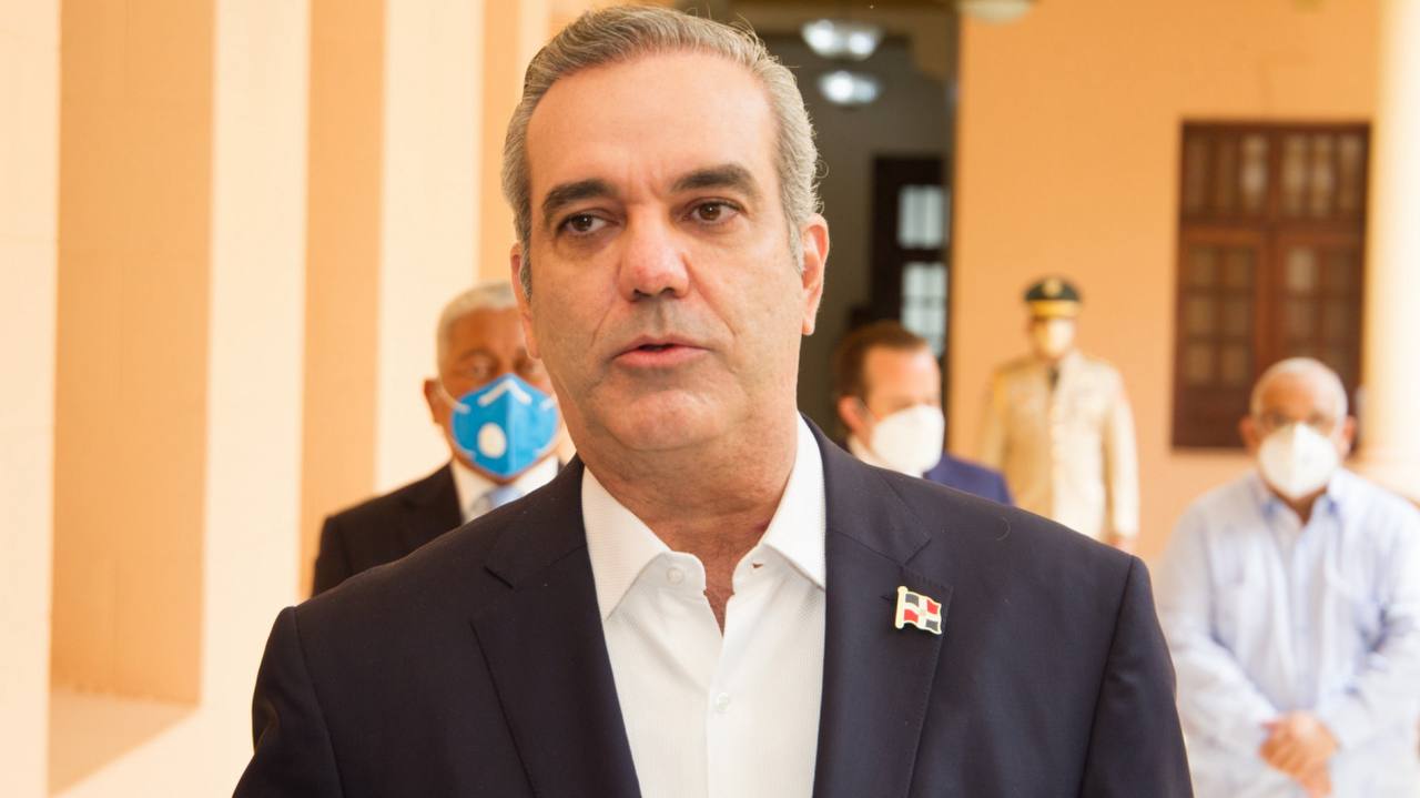 Abinader: «Ley de residuos necesita ajustes y será corregida”