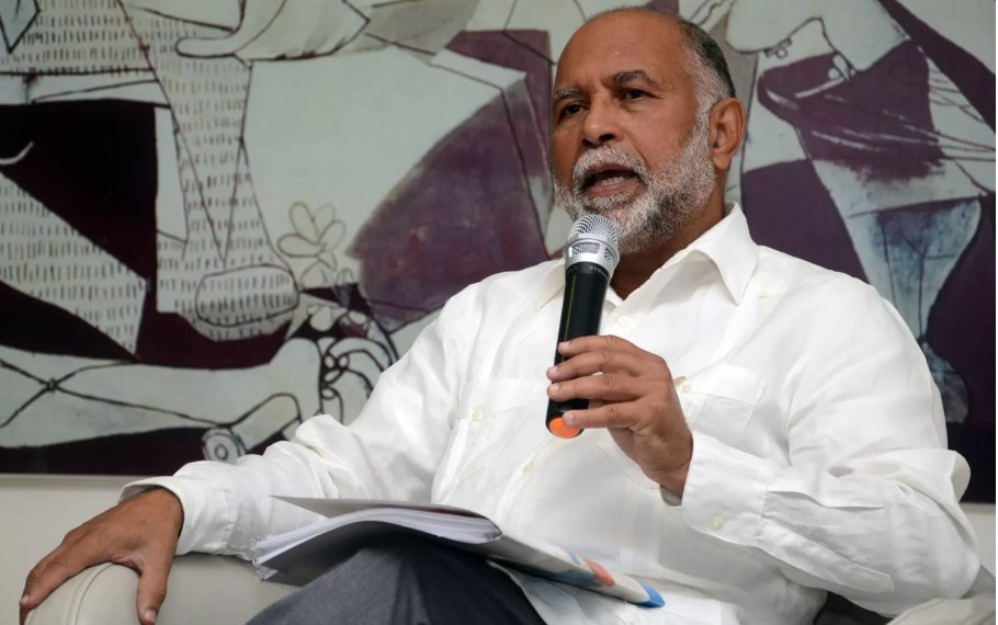 ADP a Abinader: no presente proyecto que fusiona Minerd y Mescyt