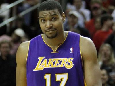 Andrew Bynum, solo jugaba en la NBA por los millones