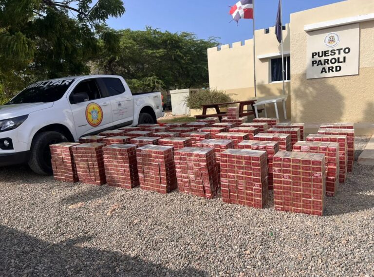 Armada recupera 381,600 unidades de cigarrillos de contrabando en operativo en Montecristi