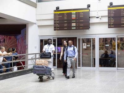 Asociación anticipa alza en boletos por nuevas tasas aeroportuarias