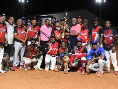 Clásico Julio Lugo de softbol: Villa Juana gana el título