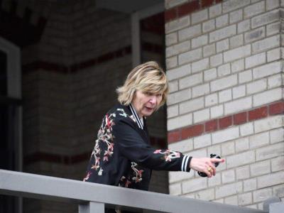 Condenan a reina de la prensa rosa en Francia