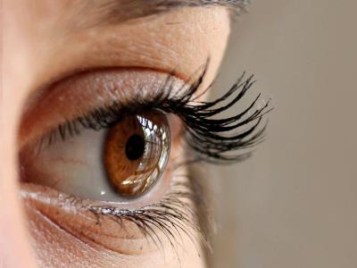 ¿Cuáles hábitos pueden dañar la salud visual?