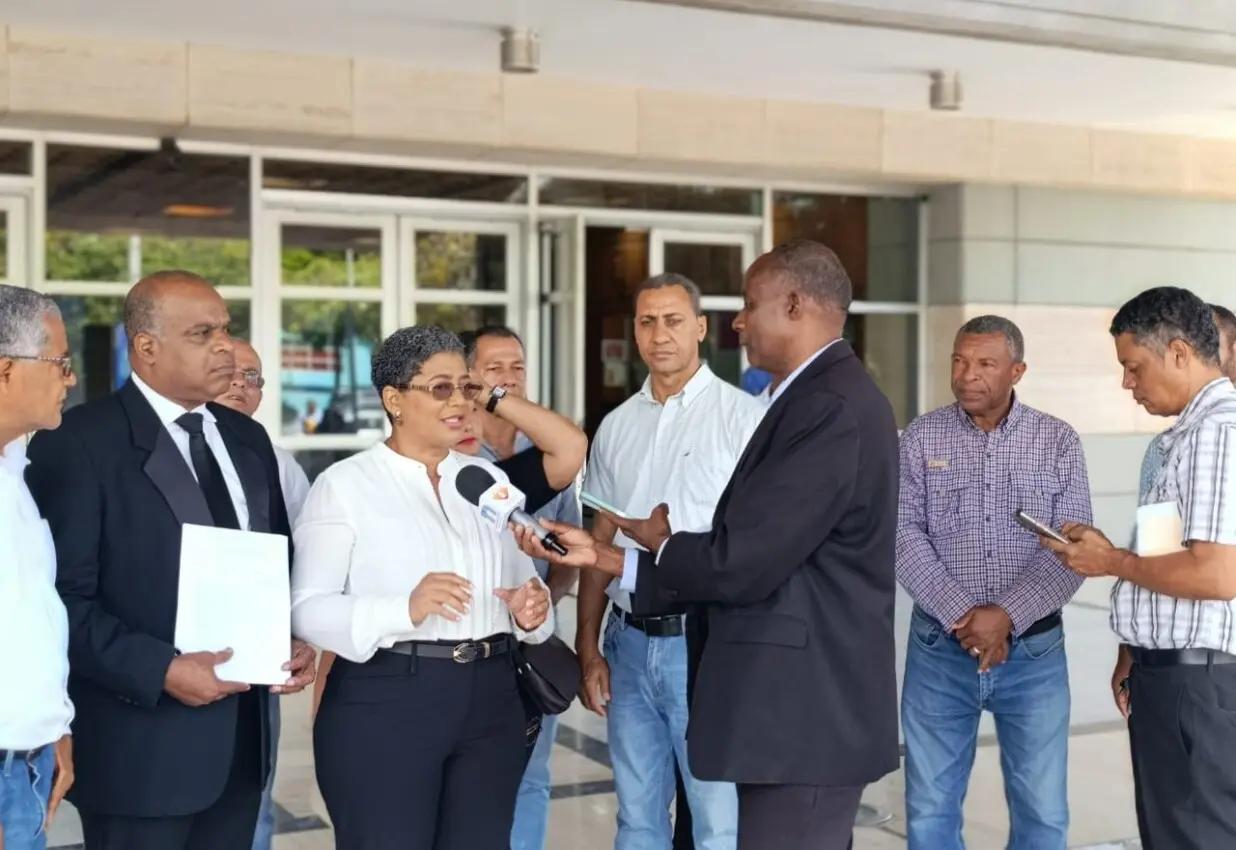 Denuncian irregularidades graves en licitación del almuerzo escolar