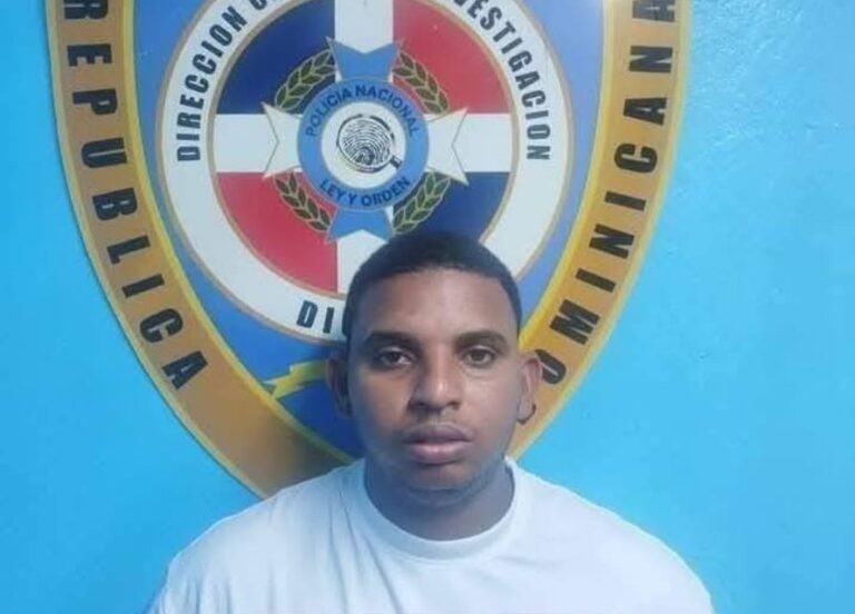 Detienen agente de la Policía acusado de liderar robo contra «El Galán de la Bachata»