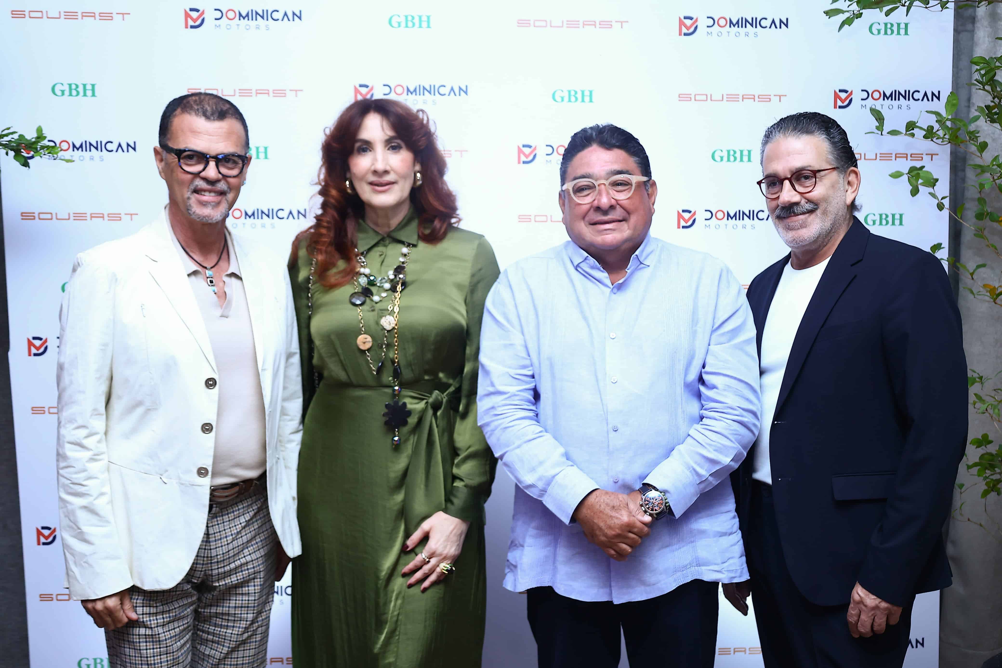 Sócrates Mckinney, Tita Hasbún, Miguel Calzada y Omar Hasbún.