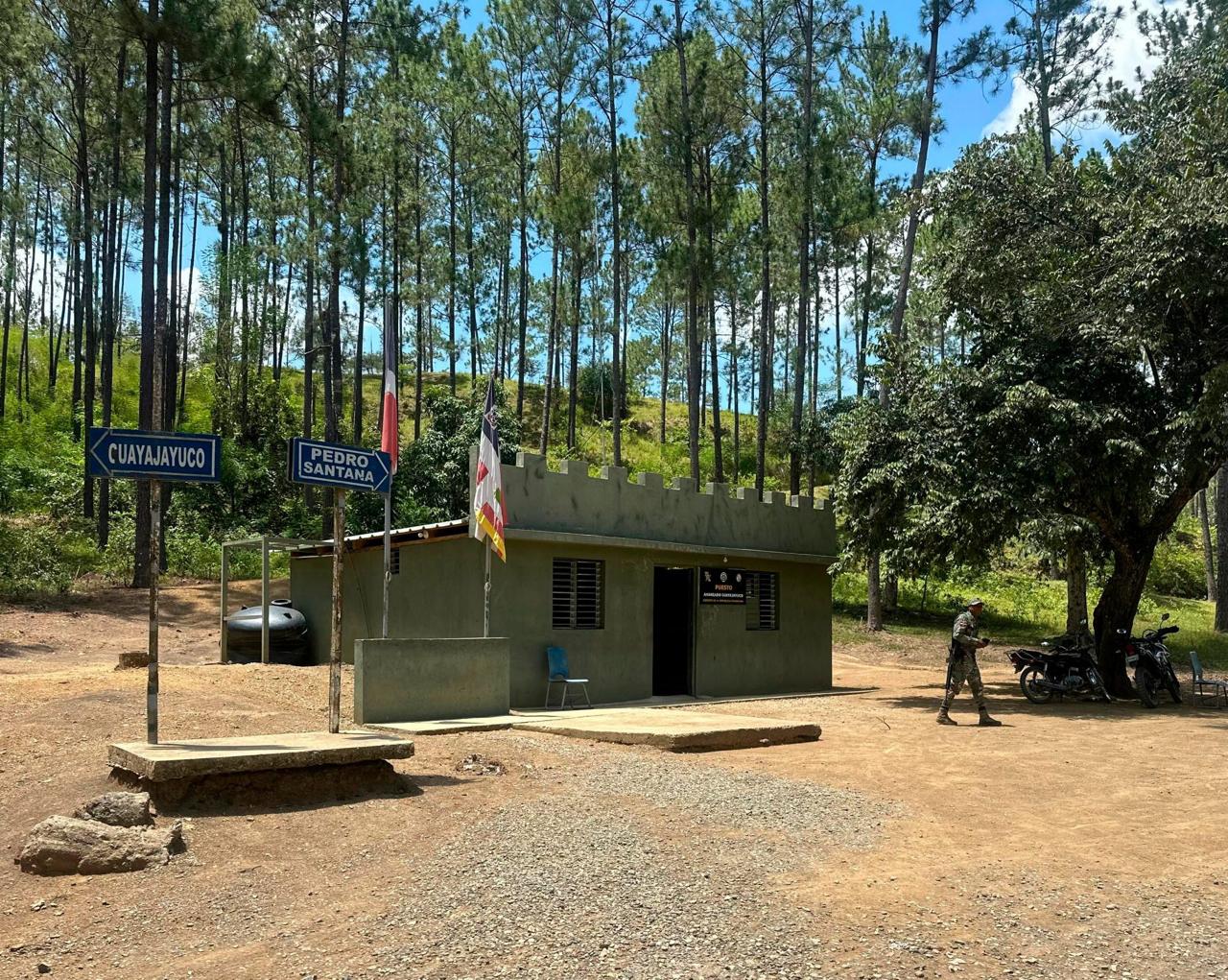 Dominicanos obligados a transitar por Haití para acceder a comunidades de Elías Piña
