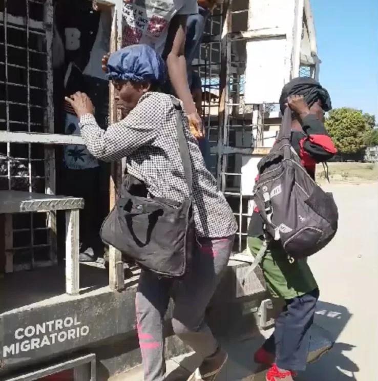 Ejército detiene a 40 haitianos en condición migratoria irregular en Loma de Cabrera
