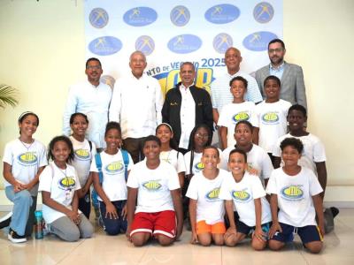 El Club Mauricio Báez continúa con éxito su campamento de verano