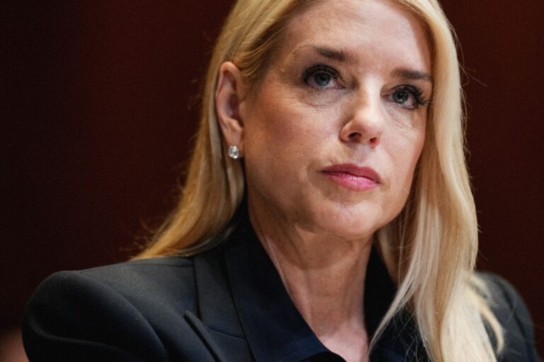 El gobierno de Trump dice que Apple, Microsoft, Amazon y Google están libres de pecado por apoyar a TikTok