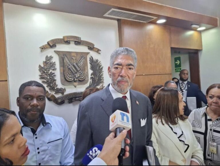 El MIU tilda de “errático” el llamado a “revisar y ajustar” relaciones con China