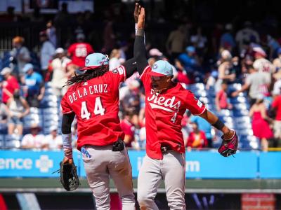 Elly de la Cruz impulsa a los Rojos en triunfo sobre Filis