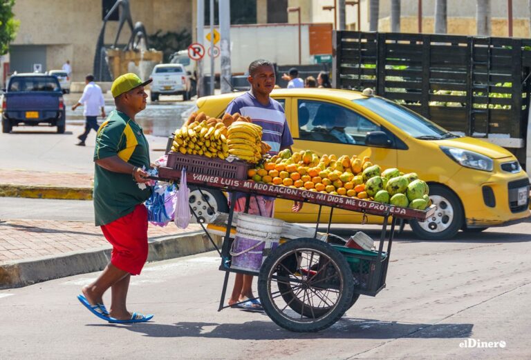 La informalidad laboral en la República Dominicana ronda el 54.7 %, según informe regional