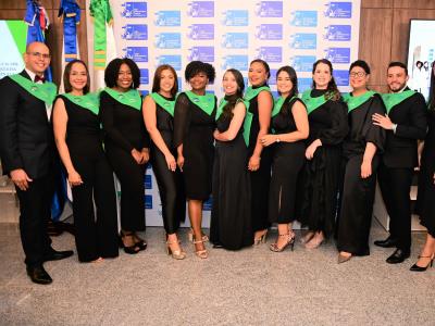 La LDCC gradúa a 12 oncólogos