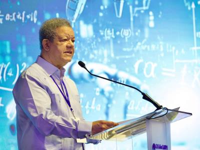 Leonel Fernández: “Necesitamos una IA más inteligente y accesible”