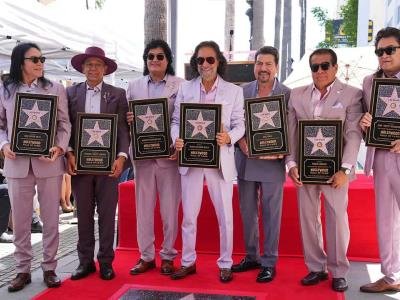 Los Bukis reciben una estrella en Hollywood