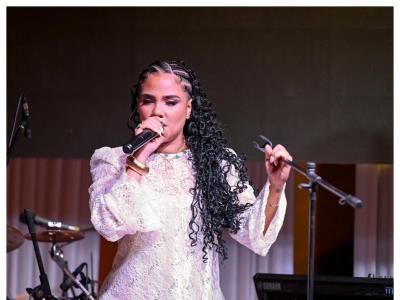 Martha Heredia canta en Cabarete durante “La Noche en Blanco”