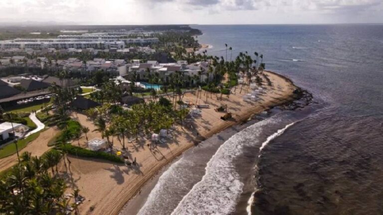 Medio ambiente paraliza labores del hotel Grand Sirenis Punta Cana y lo somete a la justicia por violación ambiental