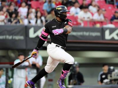 Mel Rojas Jr., agranda su historia en Corea del Sur