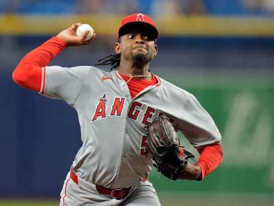 MLB: José Soriano domina los bates de Filadelfia