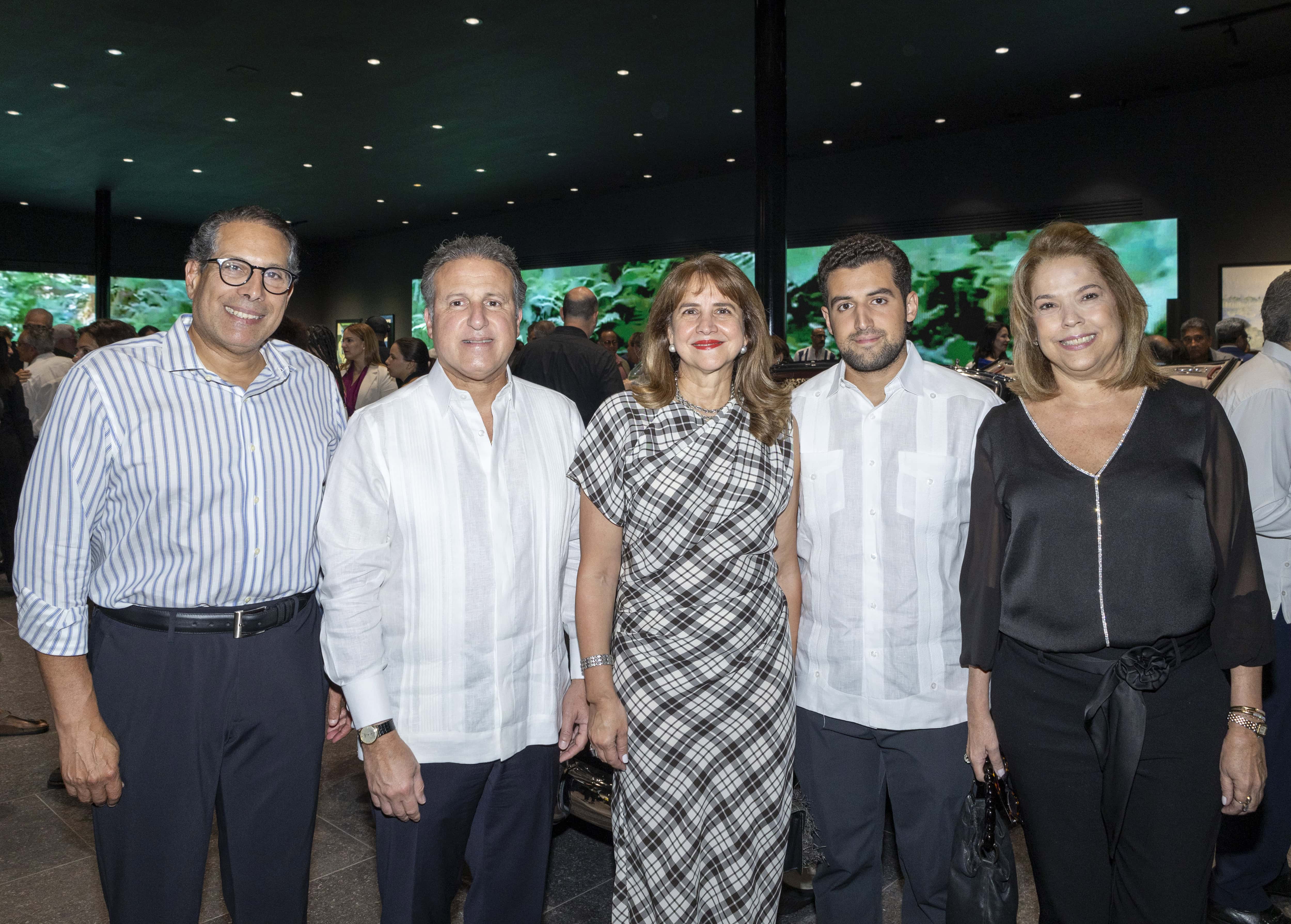 Juan Enrique Álvarez, Gustavo Ariza, Argentina de Ariza, Leonardo Ariza y Rita Bisonó. 