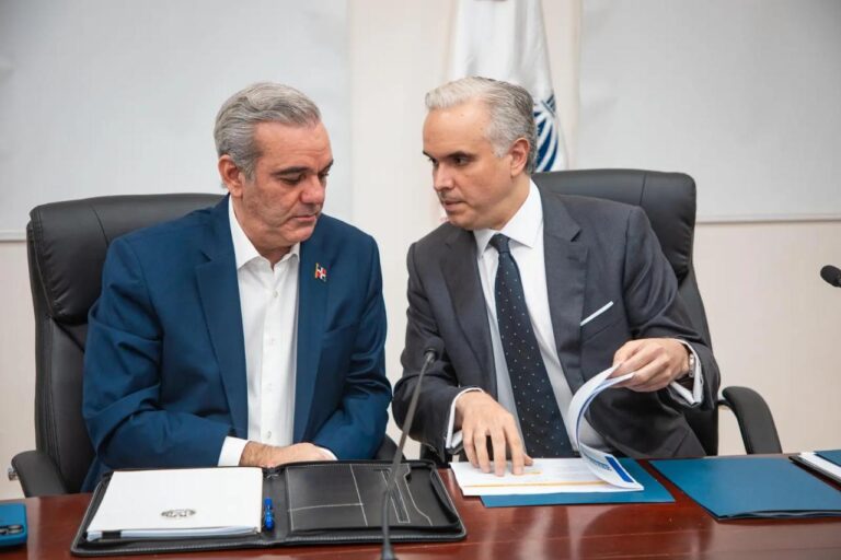 «Nuestra prioridad es que ningún niño quede fuera de la escuela»: detalles de reunión de Abinader con De Camps