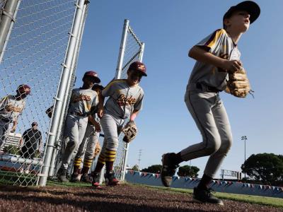 Pequeñas ligas: Joven de 12 años es suspendido por hacer "bat flip"