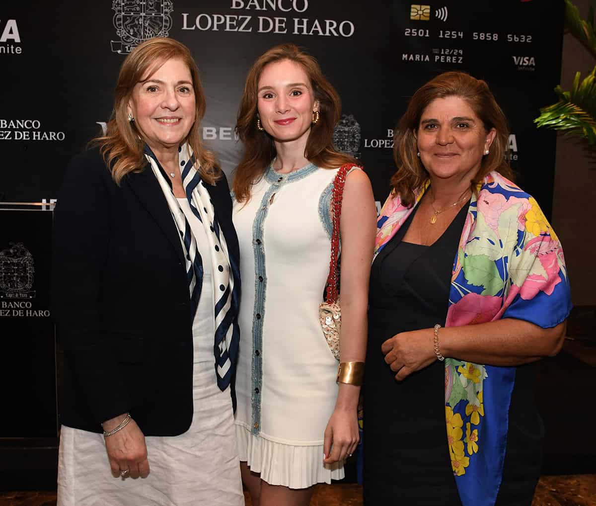 Margarita Rodríguez Copello, María Medina y Elena de Pérez