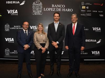Presentan tarjeta de crédito Visa Infinite