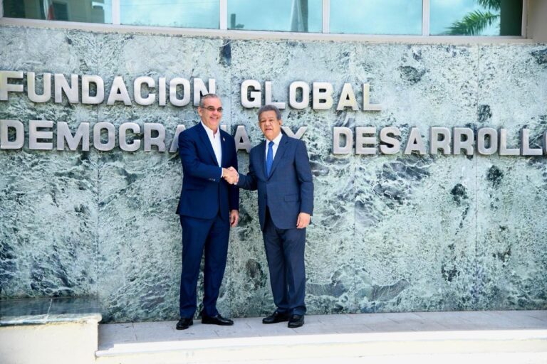 Presidente Abinader está reunido con Leonel Fernández en Funglode