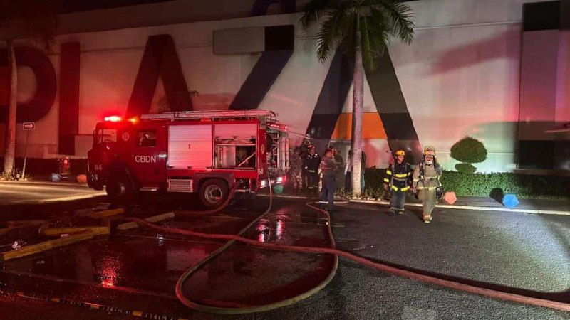 Se registra incendio en área de Plaza Duarte