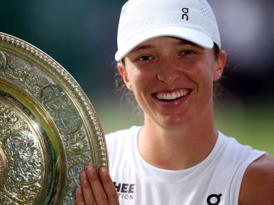 Swiatek arrasa a Anisimova y conquista Wimbledon