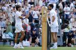 Novak Djokovic y Jannik Sinner avanzan en Wimbledon y se medirán en semifinales