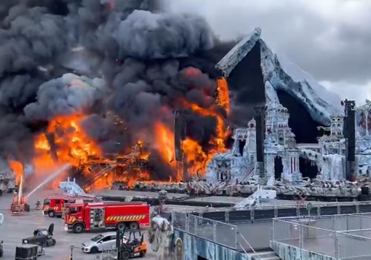 Un incendio destruye el escenario principal del festival Tomorrowland dos días antes de su comienzo