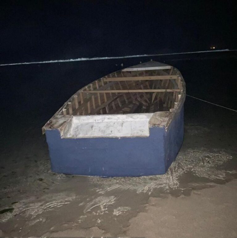 Una haitiana, ocho dominicanos y dos estadounidenses son detenidos en una yola rumbo a PR