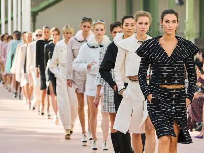 Vitra Design Museum recorre más de 100 años de moda en muestra