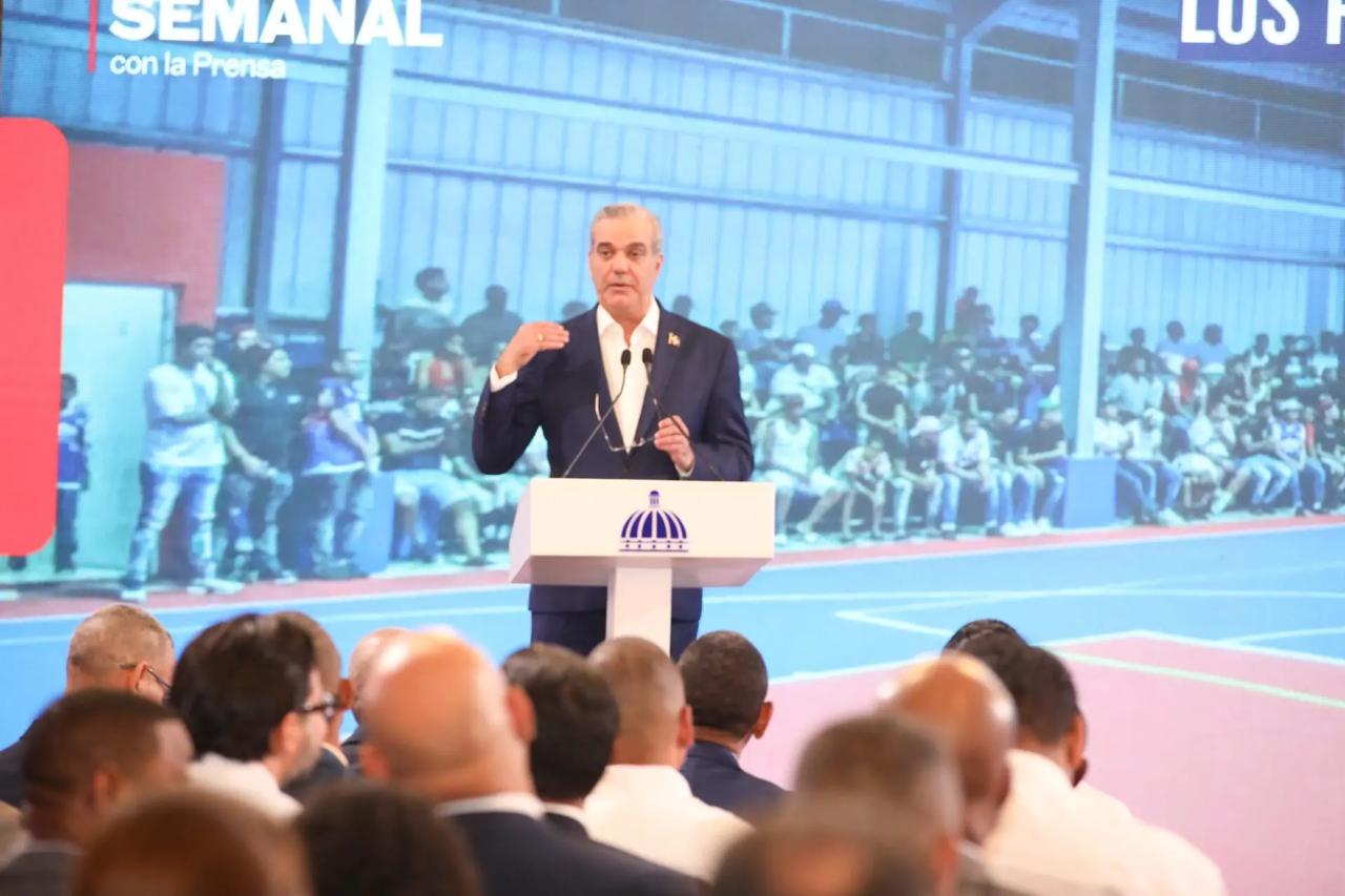Abinader responde a Danilo Medina: No conocía, ni conoce, lo que pasaba en infraestructura escolar