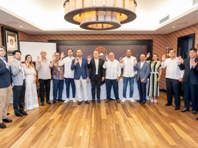 Aderes elige nueva directiva