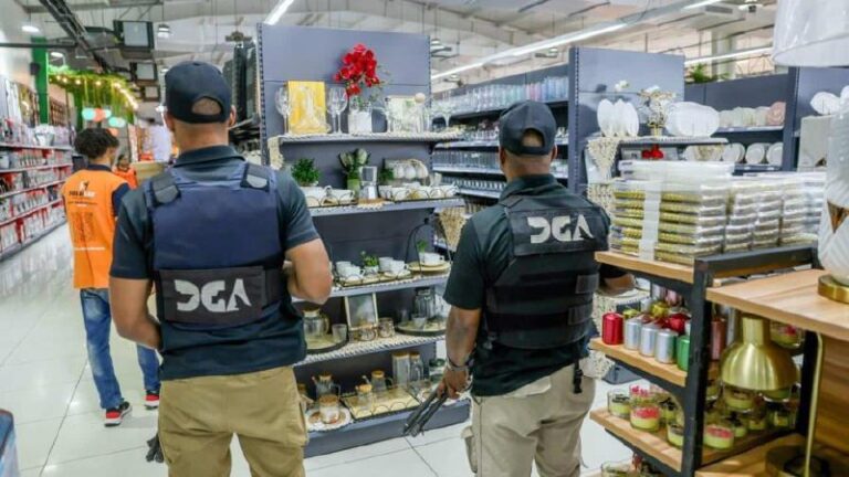 Aduanas sanciona a cinco empresas chinas por subvaluación de mercancías