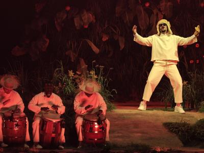 Bad Bunny y sus invitados en residencia exclusiva