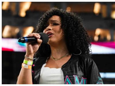 Chelsy Bautista canta el Himno Nacional Dominicano en Miami