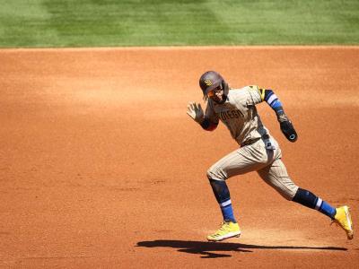Defensa premium y velocidad mantienen a Tatis Jr. en la élite