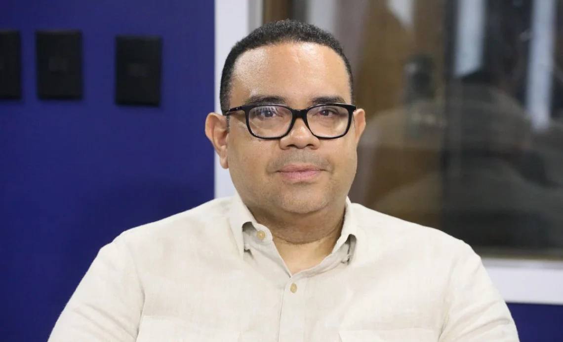 Designan al periodista Abel Guzmán Then como subdirector de DIECOM