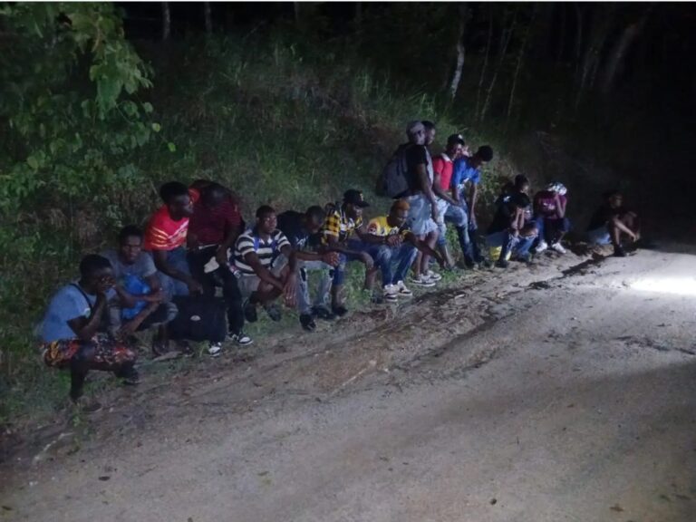 Ejército detiene a 37 nacionales haitianos indocumentados en Dajabón y Valverde