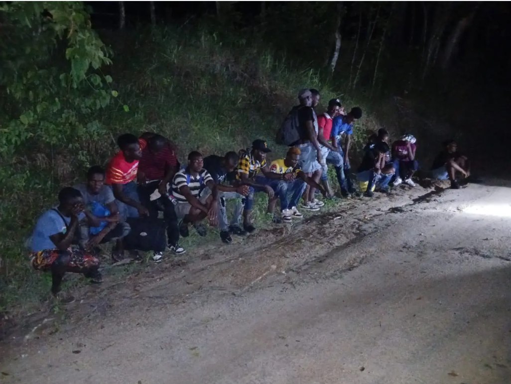 Ejército detiene a 37 nacionales haitianos indocumentados en Dajabón y Valverde