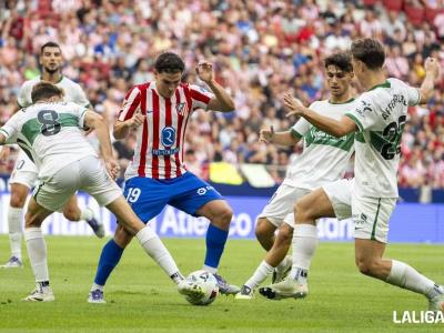 El Atlético duda, el Elche puntúa con el empate 1-1