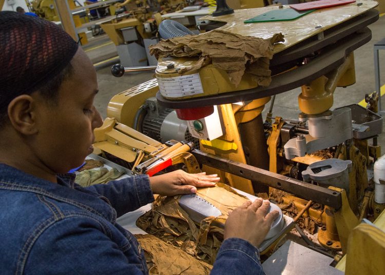 El tabaco, los "call centers" y el sector textil lideran la producción en las zonas francas.